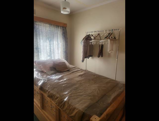 3 BEDROOM FREEHOLD FOR SALE IN POLLAK PARK
